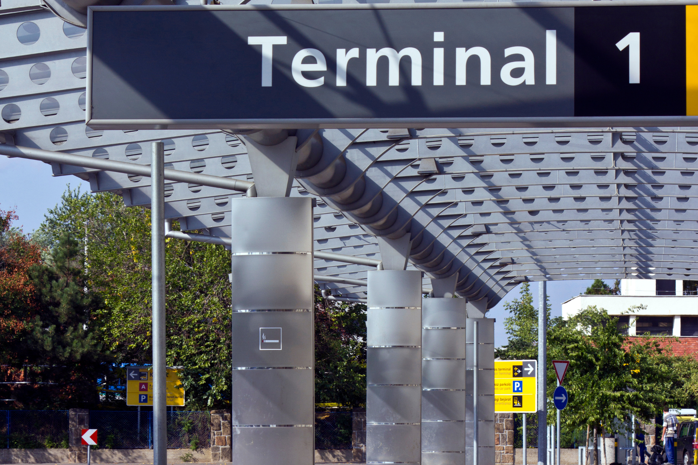 budapest airport (2).webp